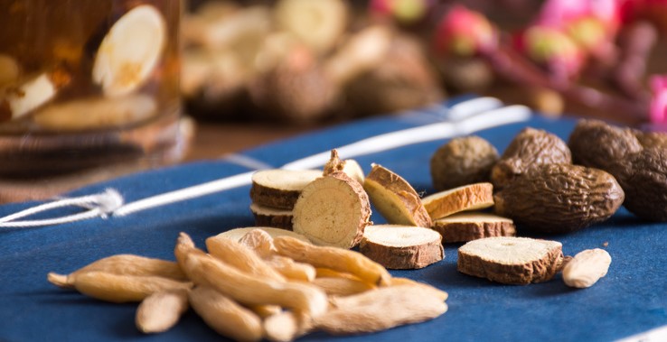 1723704281192687.jpg 摄图网_501135615_wx_冬季滋补中草药食材(企业商用).jpg